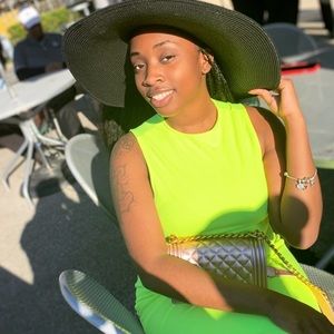 Meet your Posher, Niya